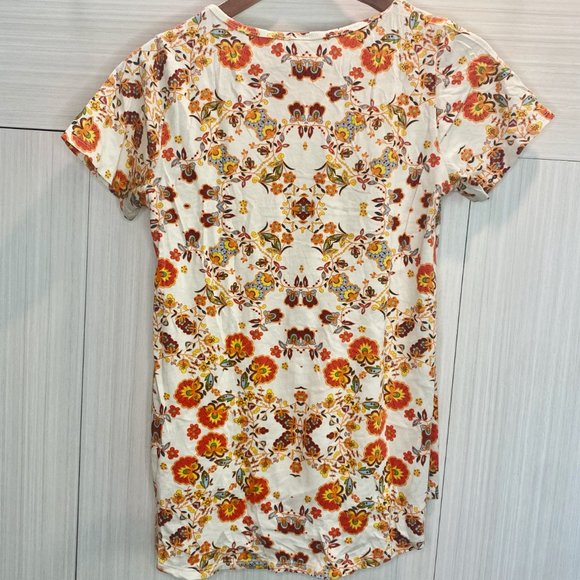 3/$25 LuLaRoe Classic Tee - Picture 2 of 4